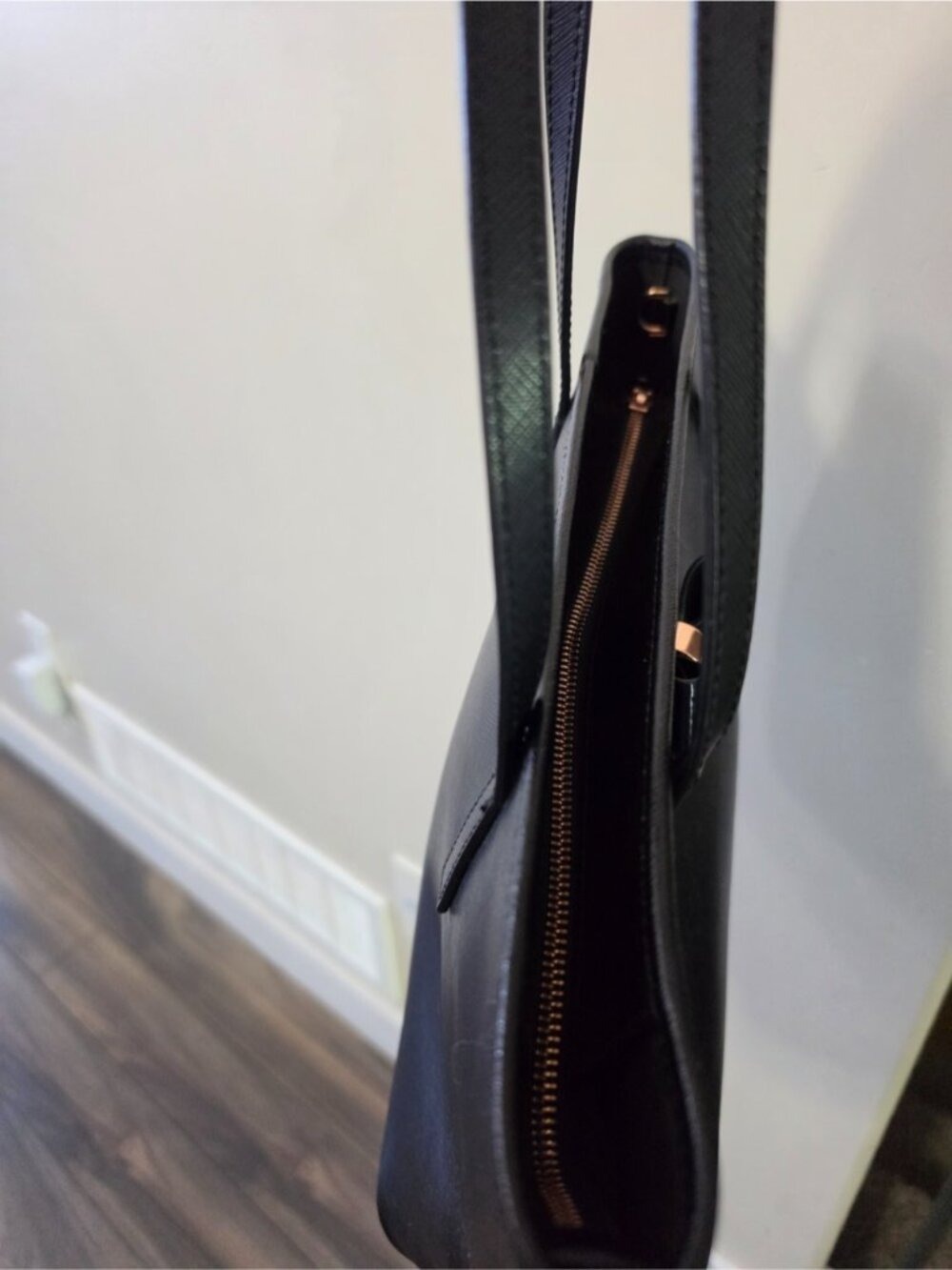 100% leather Ted Baker Black Tote Bag with Bow Accent - Picture 8 of 9